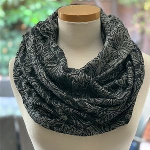 Cejon Infinity Scarf